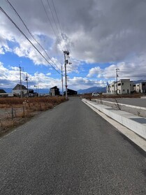 西条市北条755-5　売土地の前面道路含む現地写真