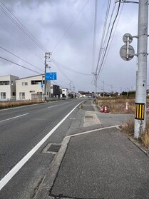 西条市北条755-5　売土地の前面道路含む現地写真