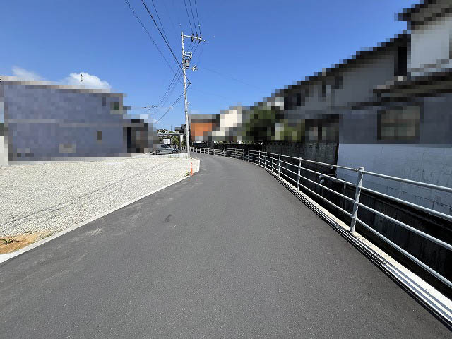 福井町　建築条件なし　Ｆ号地　売土地の前面道路含む現地写真
