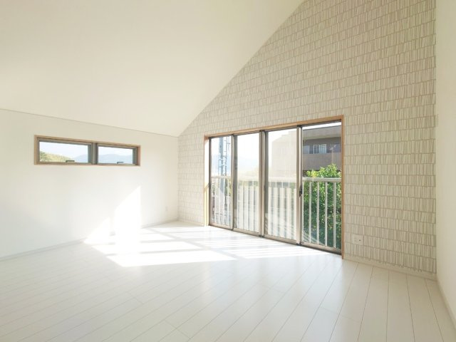 ◆内外装リフォーム済み美宅◆デザイン住宅◆駐車２台可◆伏見区桃山紅雪町の洋室|洋室