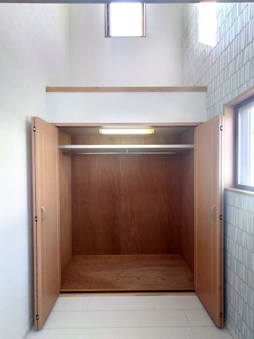 ◆内外装リフォーム済み美宅◆デザイン住宅◆駐車２台可◆伏見区桃山紅雪町の洋室|洋室　クローゼット