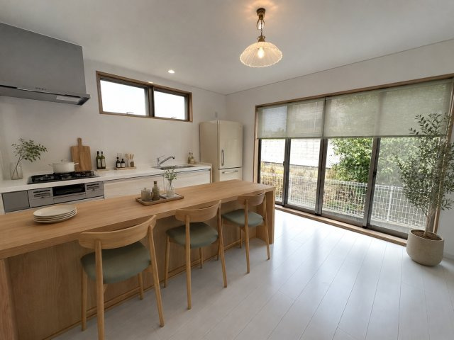 ◆内外装リフォーム済み美宅◆デザイン住宅◆駐車２台可◆伏見区桃山紅雪町