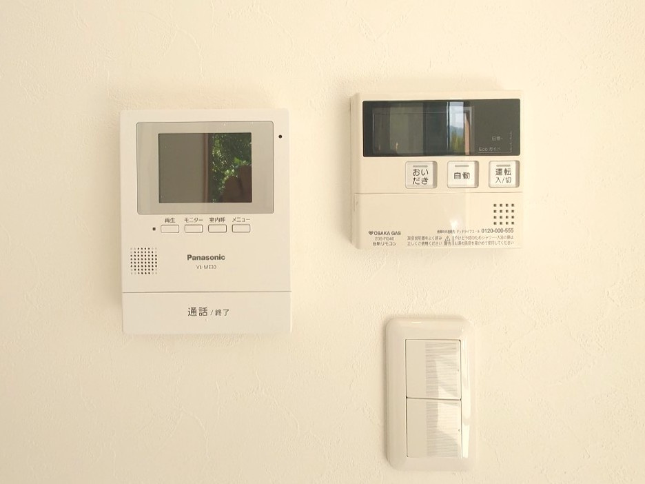◆内外装リフォーム済み美宅◆デザイン住宅◆駐車２台可◆伏見区桃山紅雪町のその他|TVモニター付きインターフォン・オートバス操作パネル