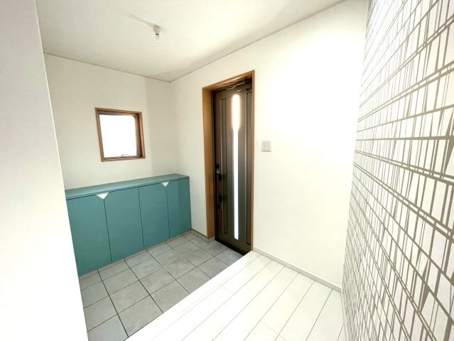 ◆内外装リフォーム済み美宅◆デザイン住宅◆駐車２台可◆伏見区桃山紅雪町の玄関|ポーチ