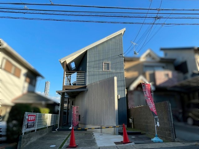 ◆内外装リフォーム済み美宅◆デザイン住宅◆駐車２台可◆伏見区桃山紅雪町の外観|外観