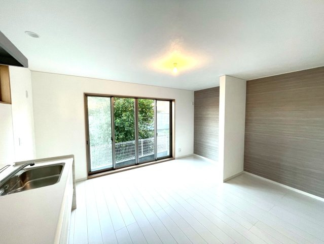 ◆内外装リフォーム済み美宅◆デザイン住宅◆駐車２台可◆伏見区桃山紅雪町の居間・リビング|リビング