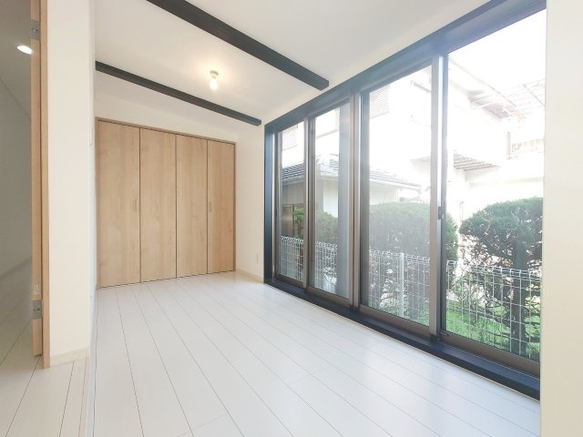 ◆内外装リフォーム済み美宅◆デザイン住宅◆駐車２台可◆伏見区桃山紅雪町の居間・リビング|リビング