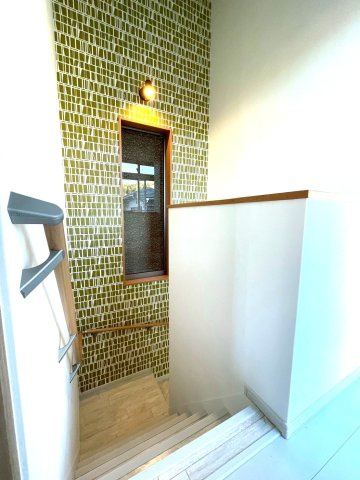 ◆内外装リフォーム済み美宅◆デザイン住宅◆駐車２台可◆伏見区桃山紅雪町のその他|階段