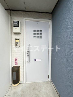 【玄関】 | ミロワールB