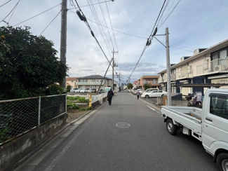 【前面道路含む現地写真】