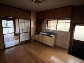 西条市飯岡2412-43　中古戸建のキッチン