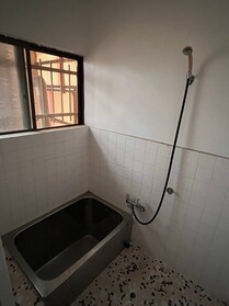 西条市飯岡2412-43　中古戸建の浴室