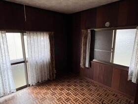 西条市飯岡2412-43　中古戸建の洋室