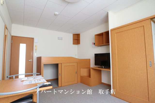 レオパレスエントピアホープの居間・リビング|画像3