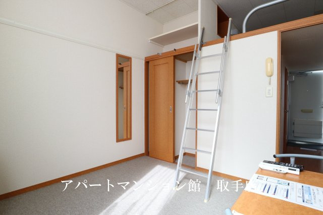 レオパレスサンフラワーの居間・リビング|画像3