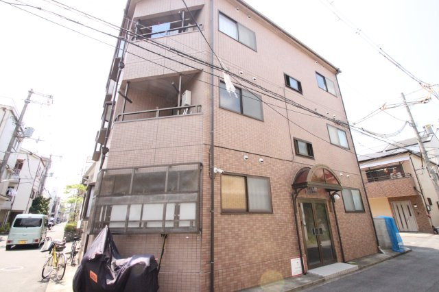 カメリア俊徳道の外観