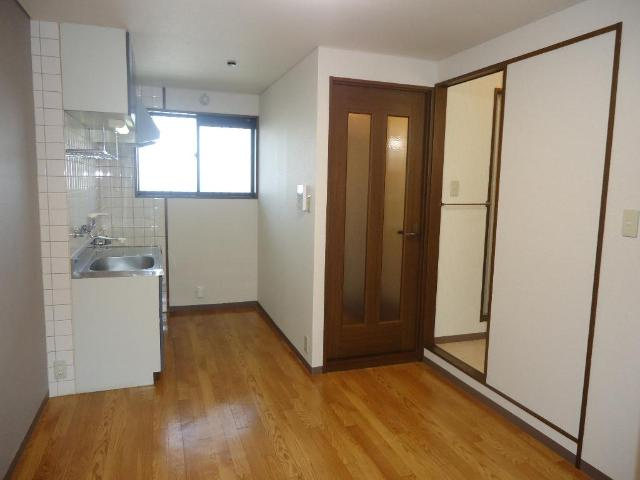 ノーブルタウン新栄の内装|ダイニング