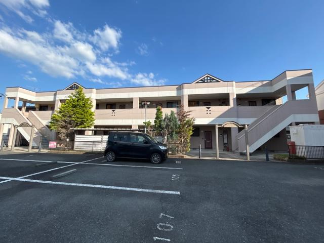 ノーブルタウン新栄の駐車場|外観写真（昼）