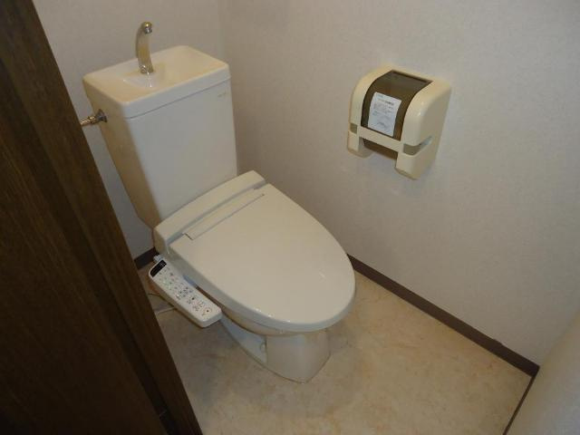 ノーブルタウン新栄のトイレ|シャワー付トイレ