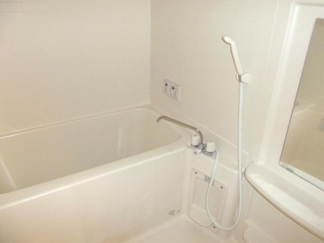 エルヴェ南小向Ａの浴室|バス