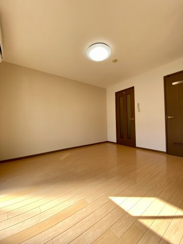 【洋室】 | メゾン紀三井寺Ⅰ