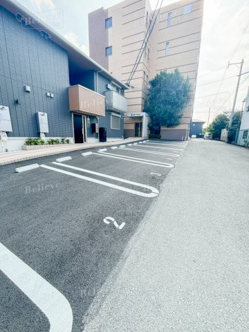 グランデシェチオ千本杉Ⅱの駐車場|駐車スペースもあります☆