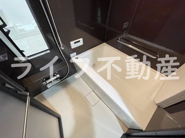 プレサンスＮＥＯ新深江リュミエル の浴室|落ち着いた空間のお風呂です