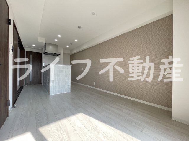 プレサンスＮＥＯ新深江リュミエル の居間・リビング|おしゃれな居間です