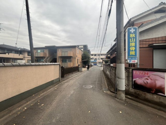 【前面道路含む現地写真】