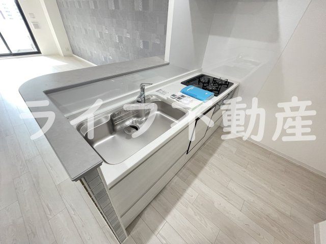 プレサンスＮＥＯ新深江リュミエル のキッチン|キッチンでお料理をお楽しみください