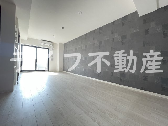 プレサンスＮＥＯ新深江リュミエル の居間・リビング|おしゃれな居間です