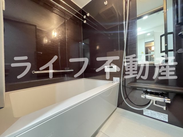 プレサンスＮＥＯ新深江リュミエル の浴室|ゆったり過ごせるお風呂です