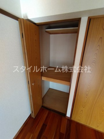 ユトリロキャッスルの収納|別部屋写真です。