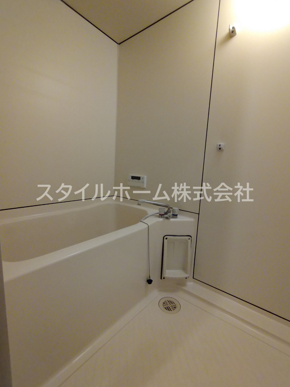ユトリロキャッスルの浴室|別部屋写真です。