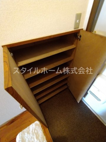 ユトリロキャッスルの収納|別部屋写真です。