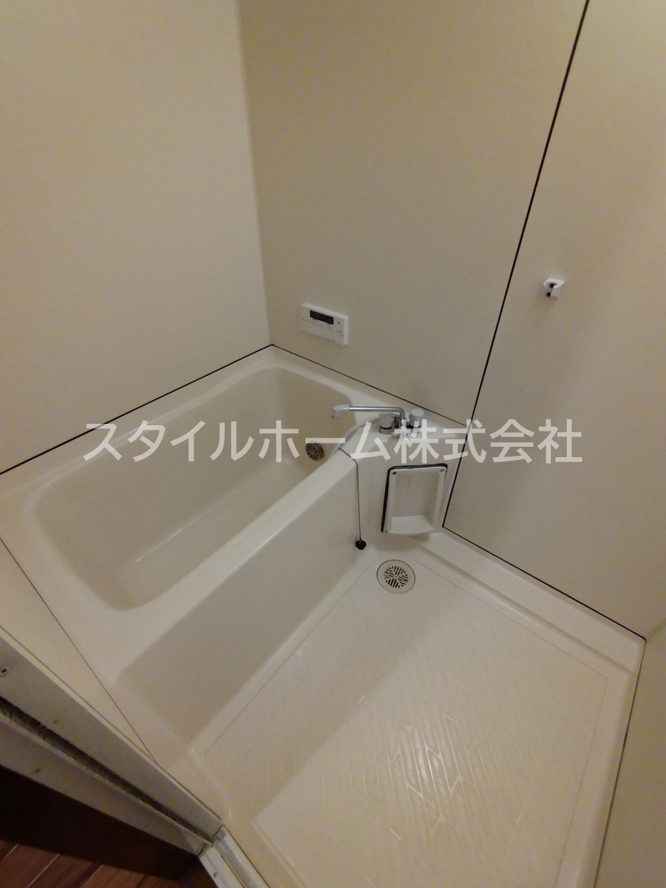 ユトリロキャッスルの浴室|別部屋写真です。