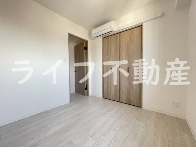 プレサンスＮＥＯ新深江リュミエル の洋室|明るい洋室です