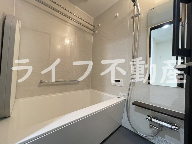 プレサンスＮＥＯ新深江リュミエル の浴室|日々の疲れを癒すお風呂付です