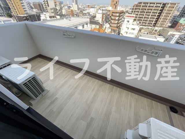 プレサンスＮＥＯ新深江リュミエル のバルコニー|バルコニーからの眺めを楽しみながら食事をしませんか