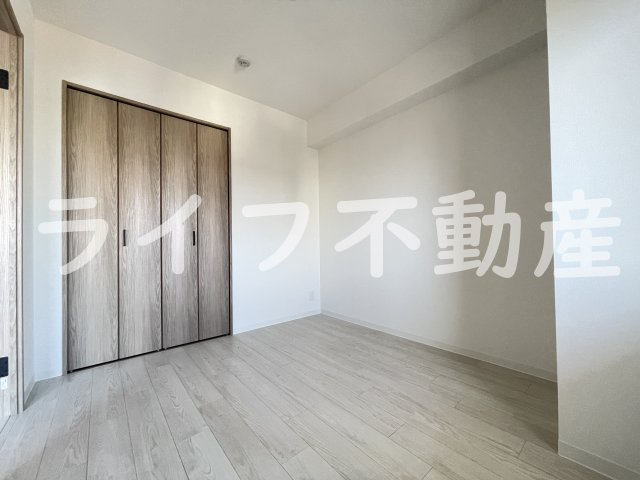 プレサンスＮＥＯ新深江リュミエル の洋室|明るい洋室です