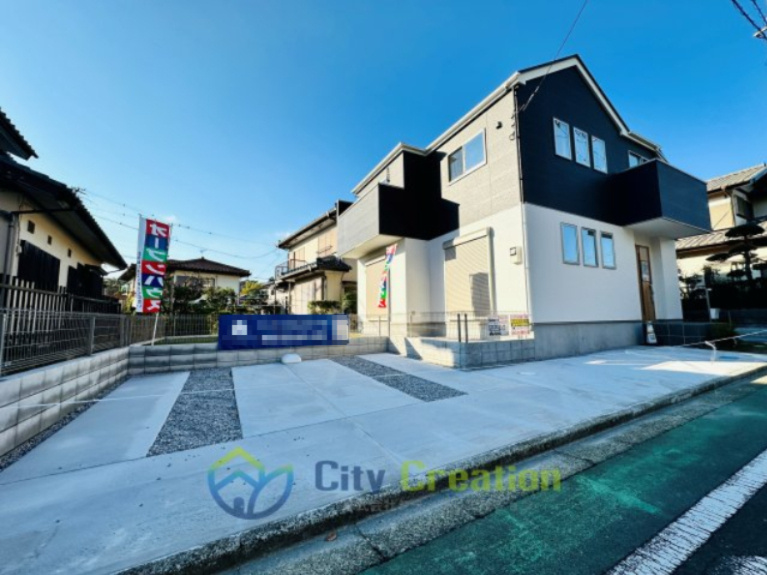 海老名市国分北　駐車3台＋お庭付き大型戸建住宅の前面道路含む現地写真