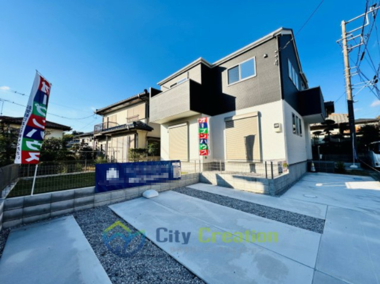 海老名市国分北　駐車3台＋お庭付き大型戸建住宅の外観