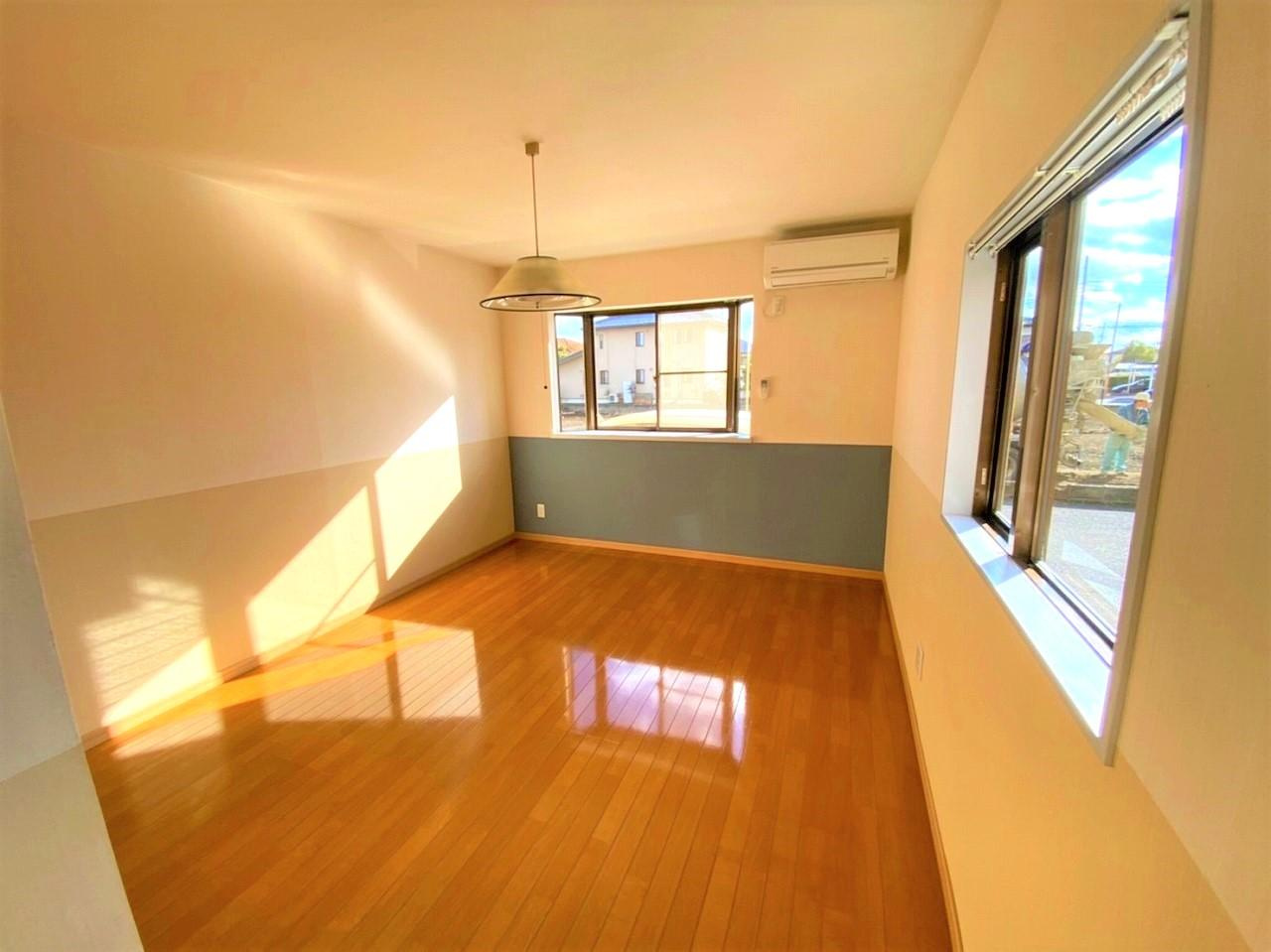 ハイツアーバンヒルズの洋室