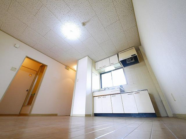 メープルハイツの居間・リビング