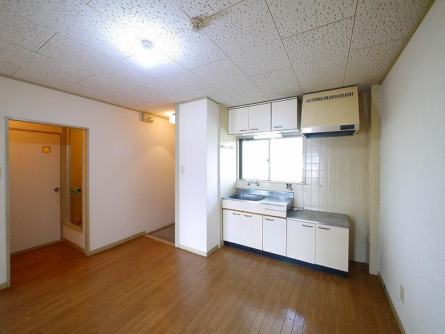 メープルハイツの居間・リビング