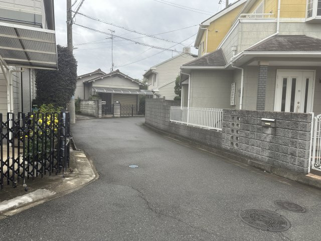 高石市加茂２丁目（４LDK）の前面道路含む現地写真