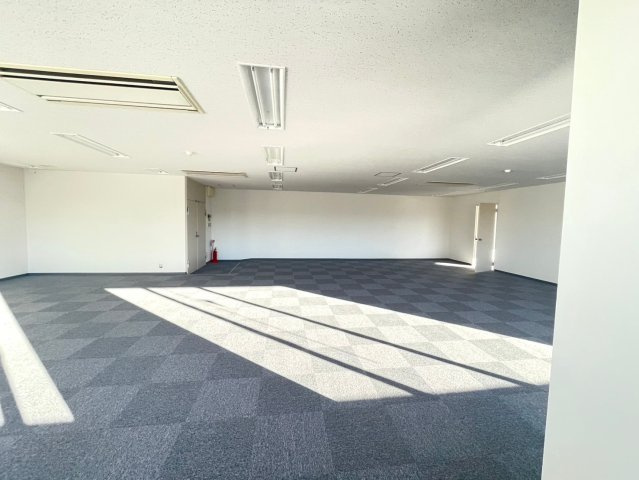 T.S－frontビルの内装