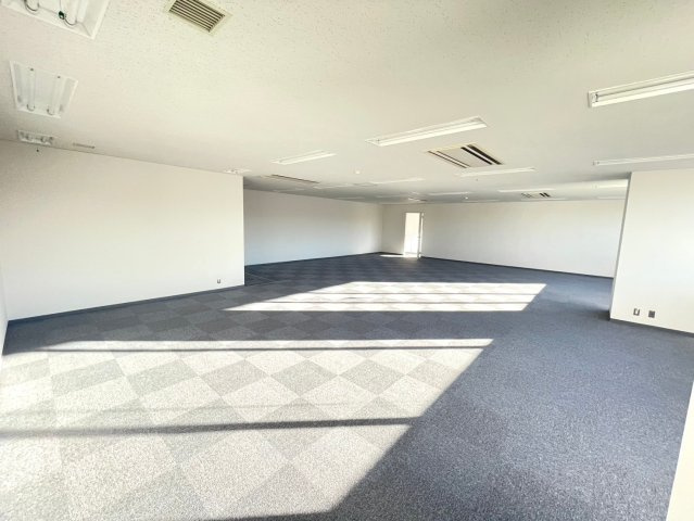 T.S－frontビルの内装