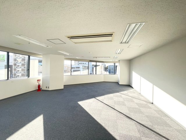 T.S－frontビルの内装