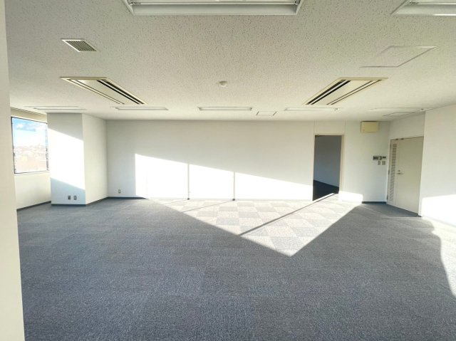 T.S－frontビルの内装